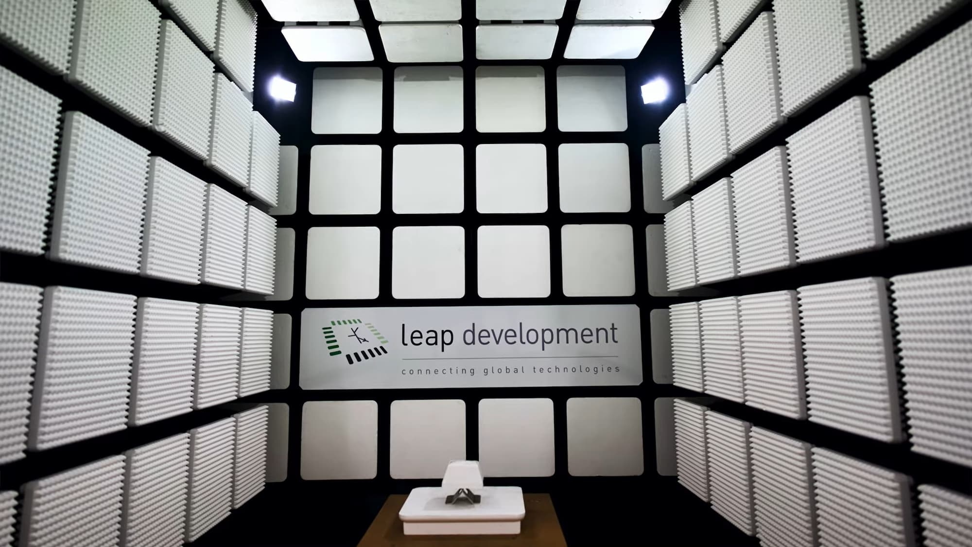 demcon-electronics-anechoic-chamber (1)