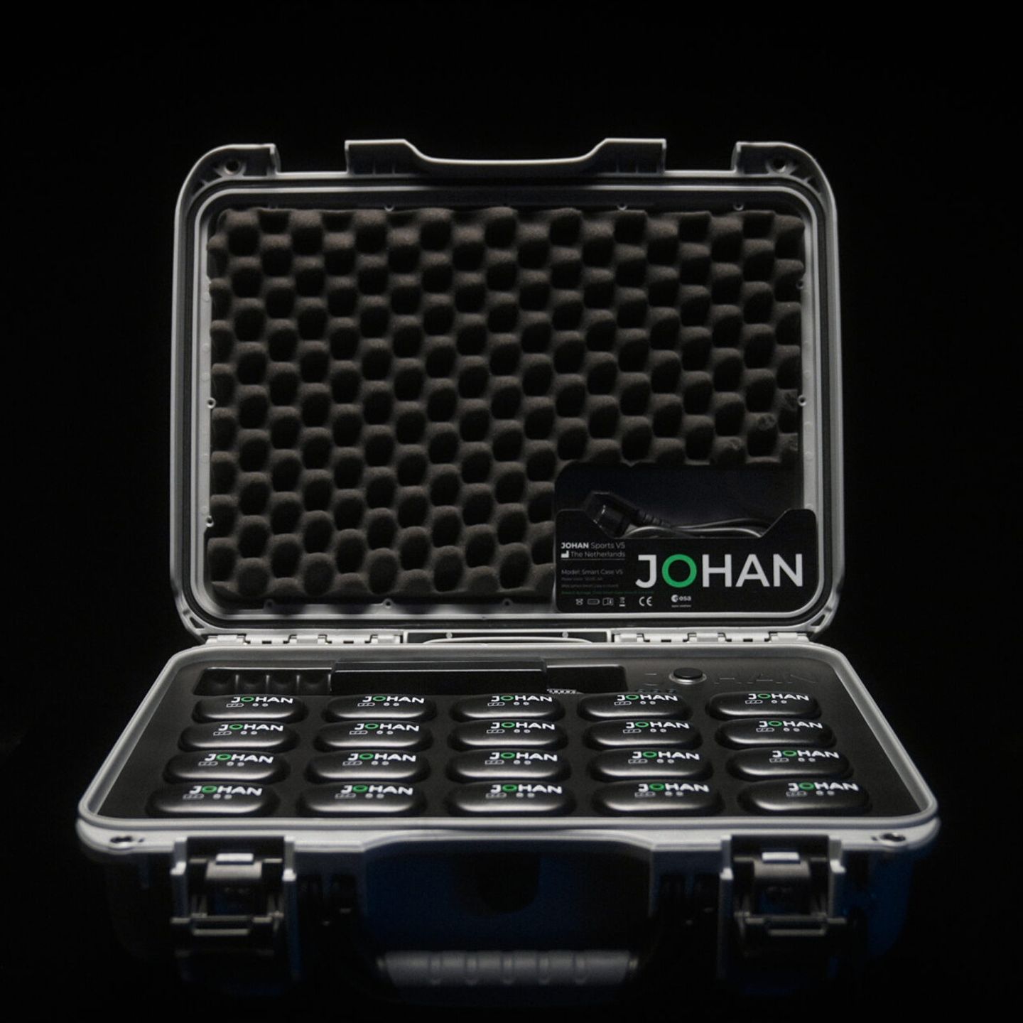 Case Pacer-open with trackers